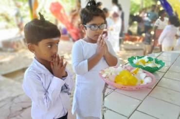 சுவாமி ஓங்காரானந்த பாலர் பாடசாலை மாணவர்களின் வெசாக் பண்டிகை நிகழ்வு